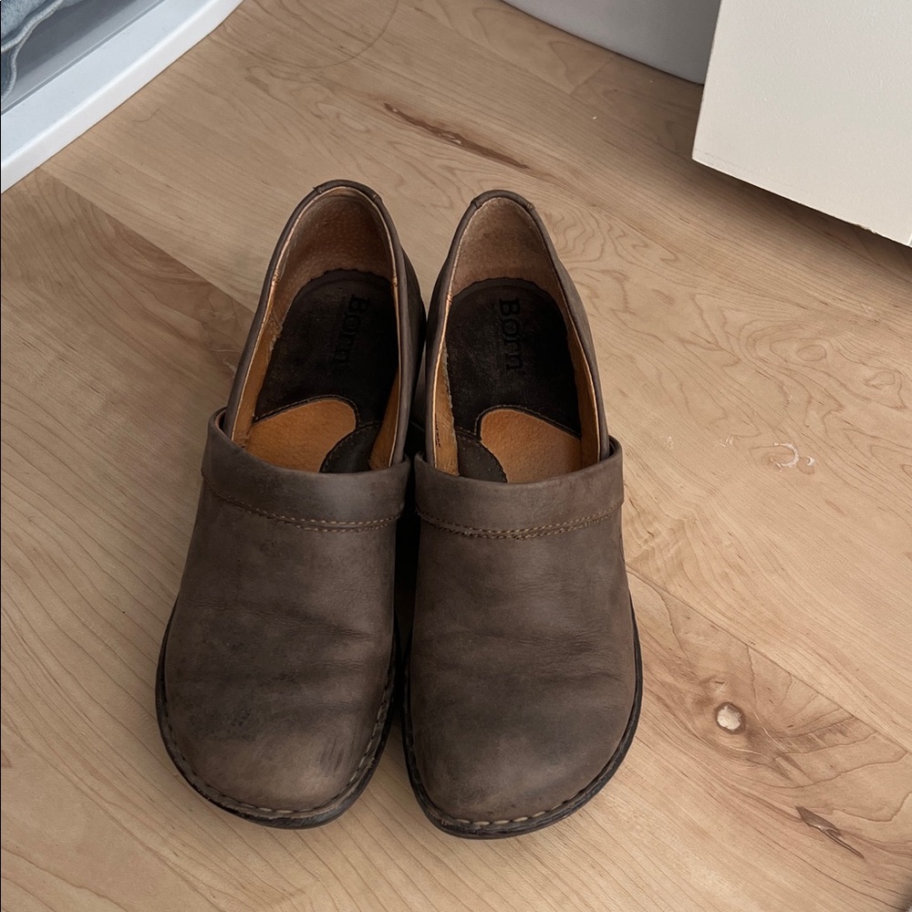 Born Women’s Taupe Leather Slip-On Clog size 7.5